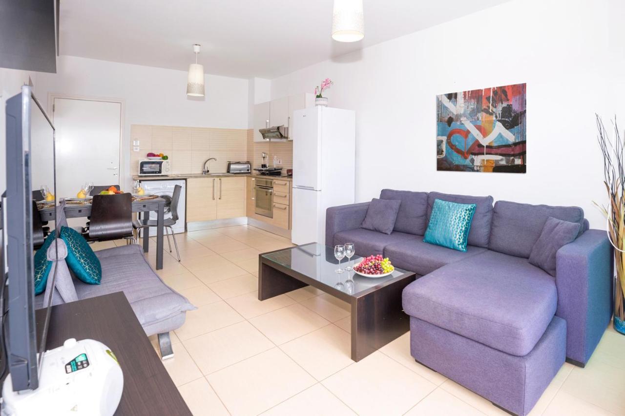 Laila - Coralli Beachfront Apartment プロタラス エクステリア 写真